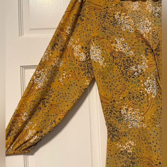 LOFT Mustard Yellow Wrap Top Flutter Sleeve
Elastic Tie Waist Women’s XL - Picture 5 of 7
